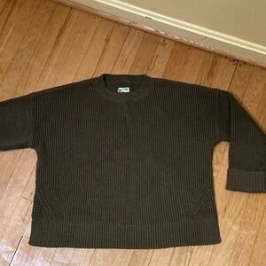Duluth women’s olive Green Crewneck Sweater.